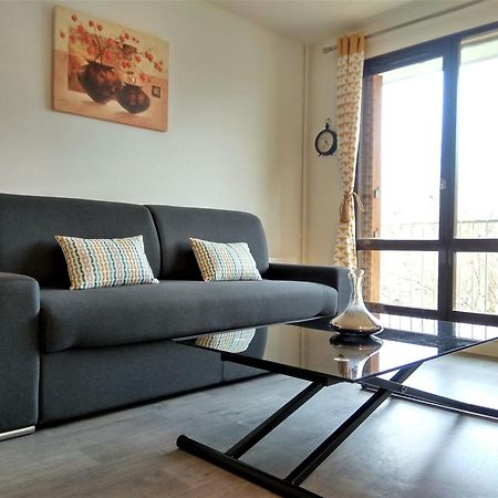 Budget Apart With Balcony And Great View Saint-Denis  Exterior photo