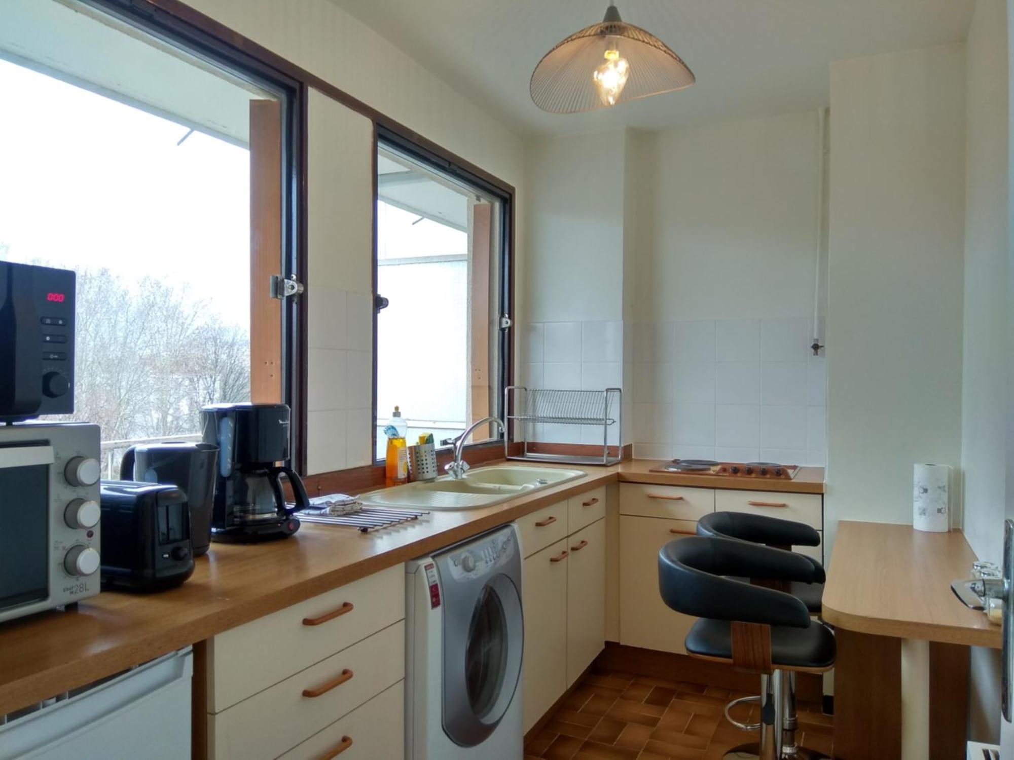 Budget Apart With Balcony And Great View Saint-Denis  Exterior photo