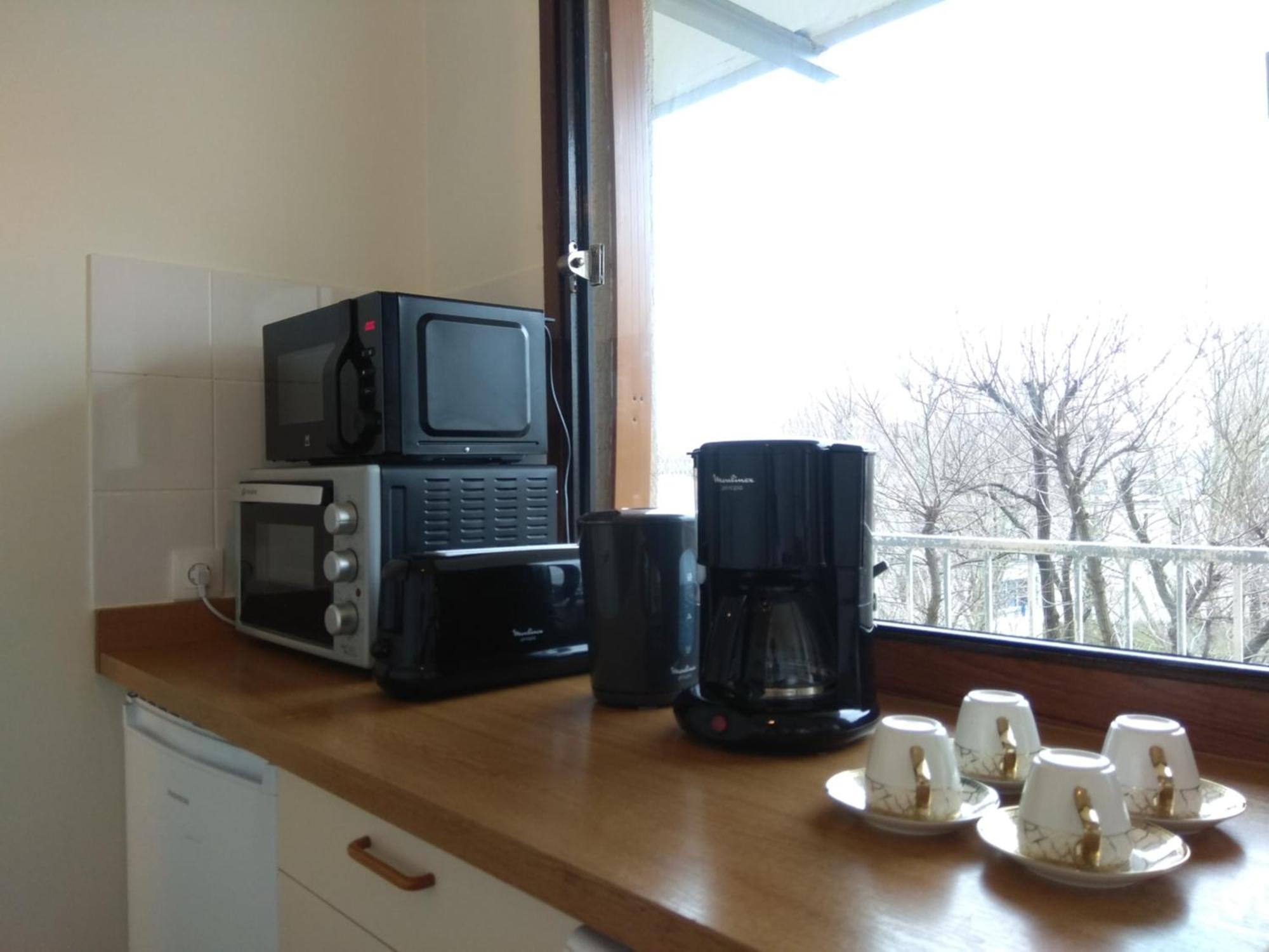 Budget Apart With Balcony And Great View Saint-Denis  Exterior photo